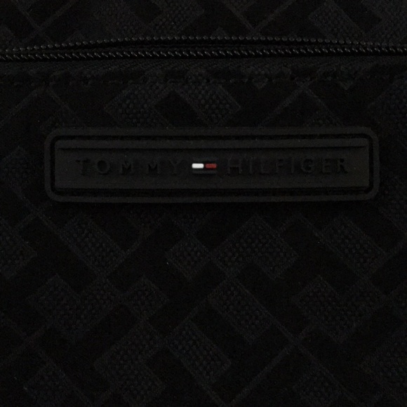 Tommy Hilfiger Black Fanny Pack / Crossbody - Picture 8 of 8